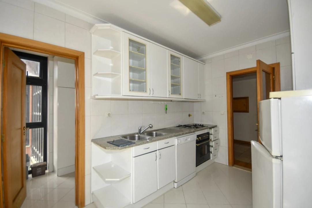 Apartamento T1 para Arrendamento em Lordelo do Ouro e Massarelos Foto 10
