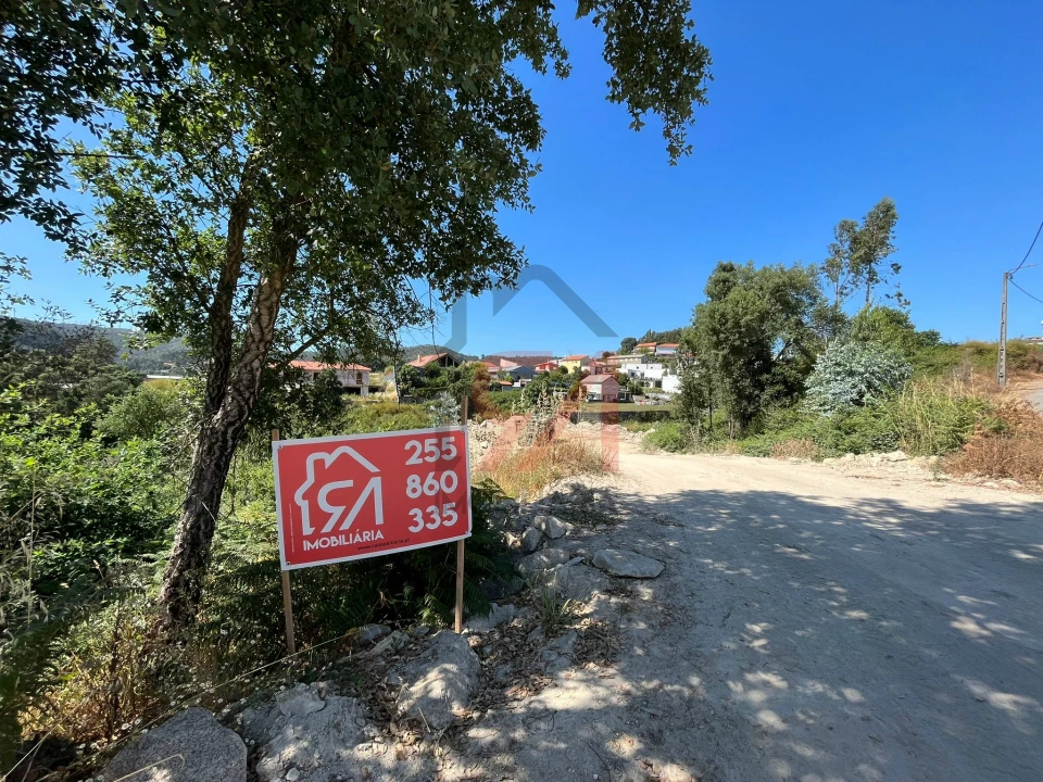 Terreno para Venda em Lordelo Foto 2