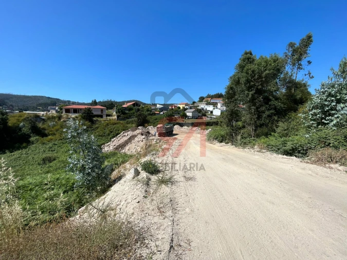 Terreno para Venda em Lordelo Foto 9