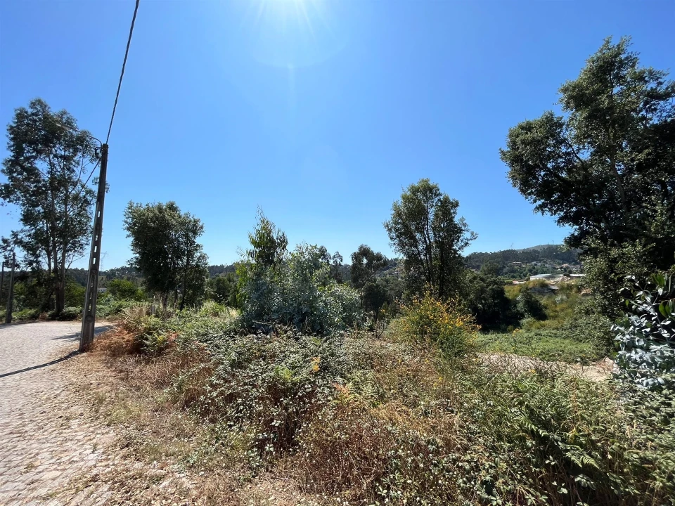 Terreno para Venda em Lordelo Foto 4