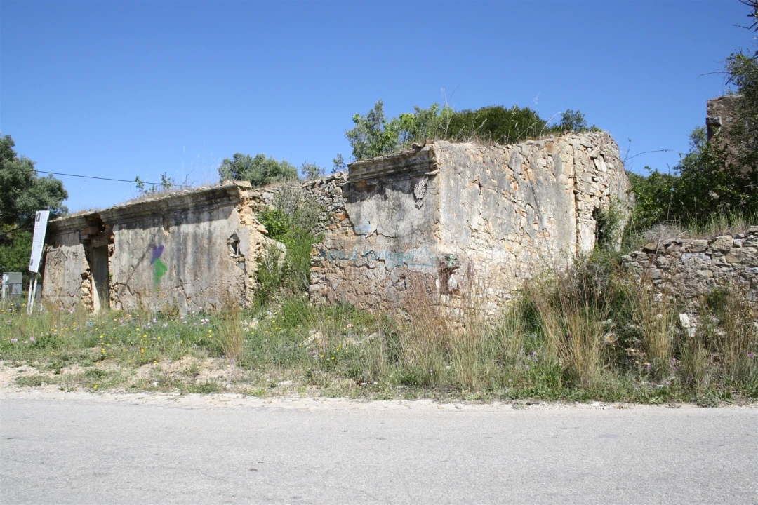 Terreno Misto para Venda em Santa Barbara de Nexe Foto 1