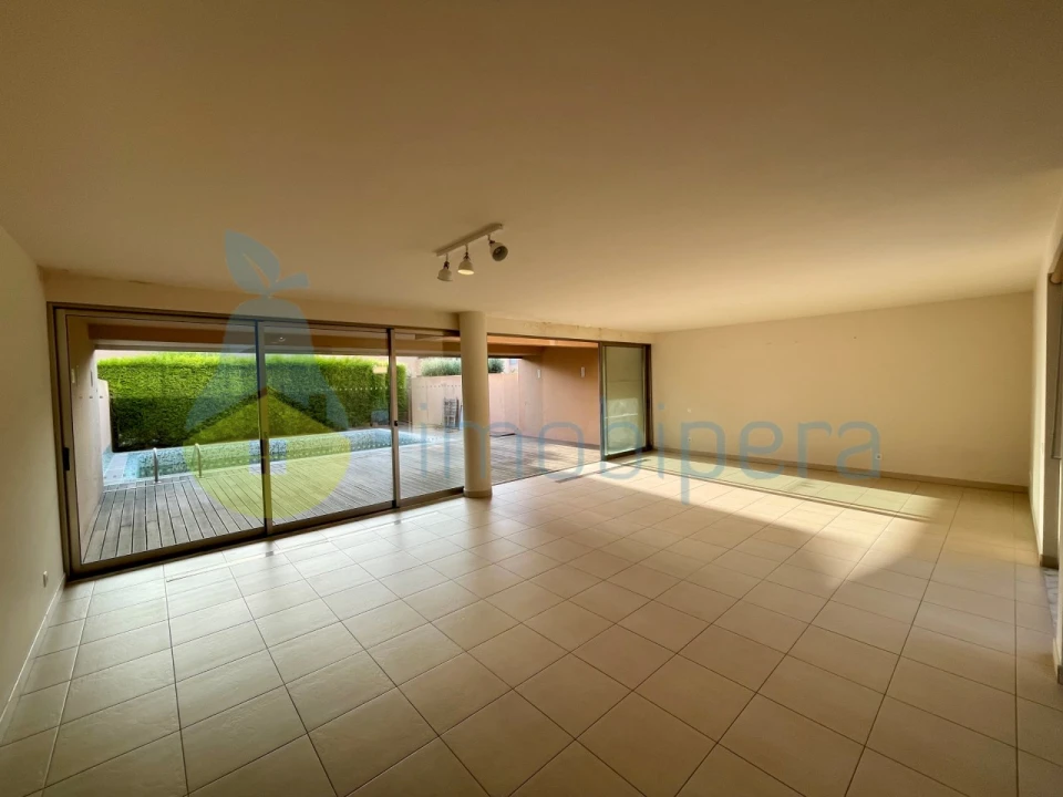 Moradia T4 para Venda em Guia Foto 5
