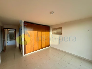 Moradia T4 para Venda em Guia