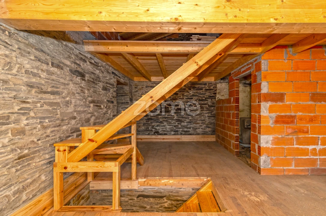 Moradia T3 para Venda em Benfeita Foto 16