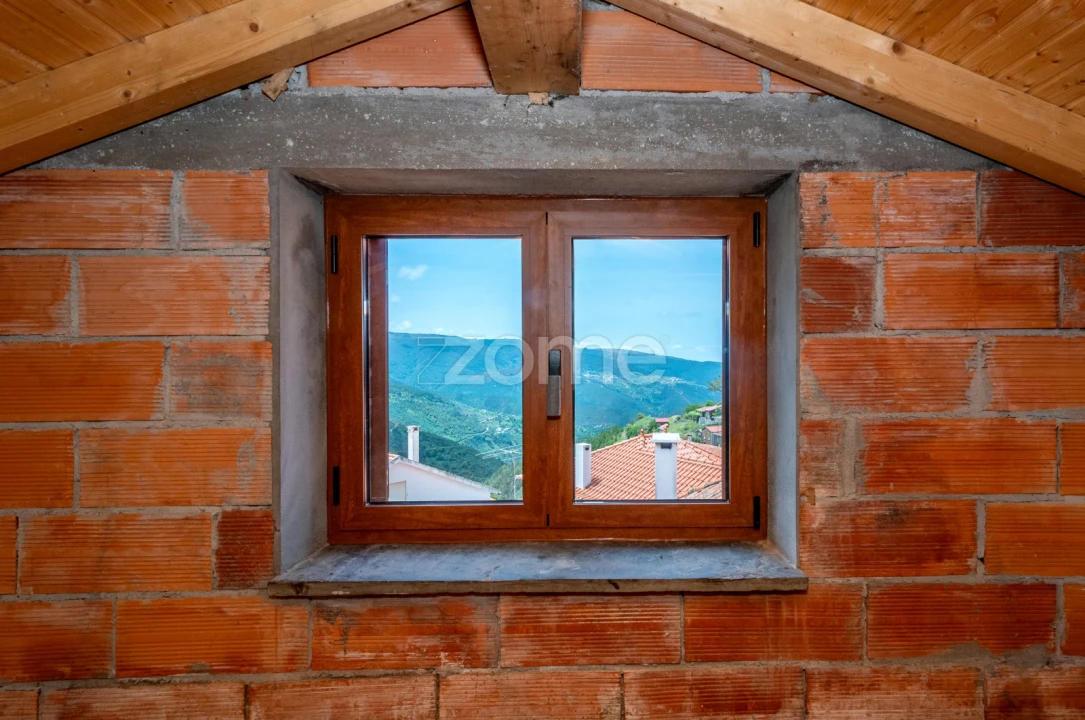 Moradia T3 para Venda em Benfeita Foto 5