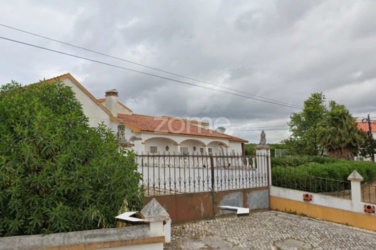 Moradia T4 para Venda em Brogueira, Parceiros de Igreja e Alcorochel Foto 3