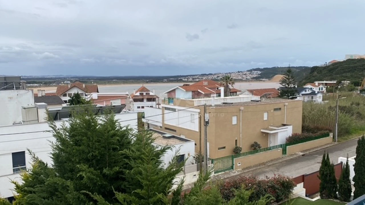 Moradia T4 para Venda em São Martinho do Porto Foto 18