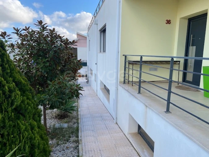 Moradia T4 para Venda em São Martinho do Porto Foto 2