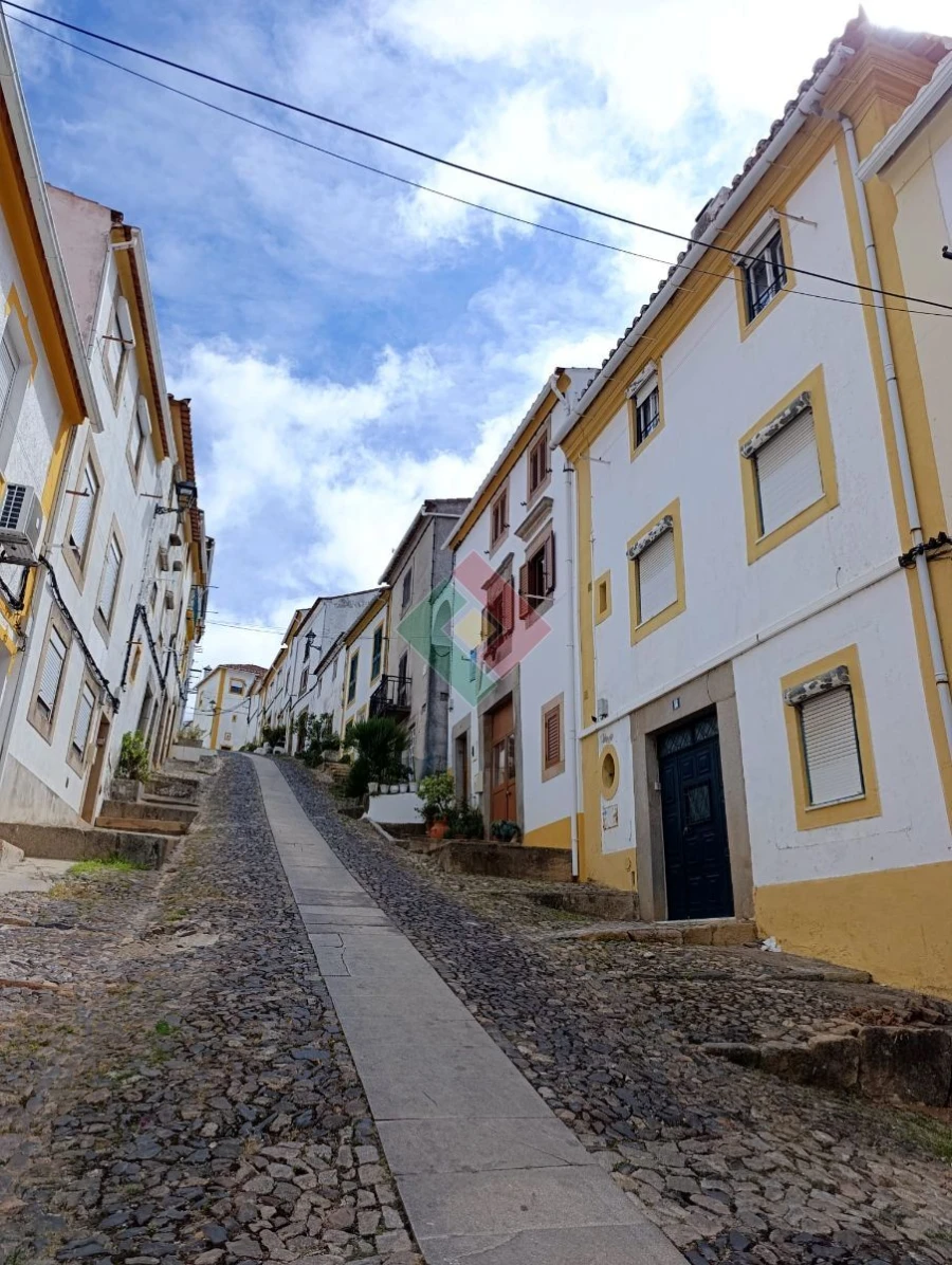 Moradia T4 para Venda em Santa Maria da Devesa Foto 3