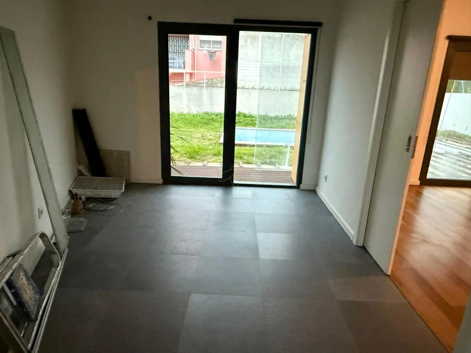 Moradia T4 para Venda em São Domingos de Rana Foto 9