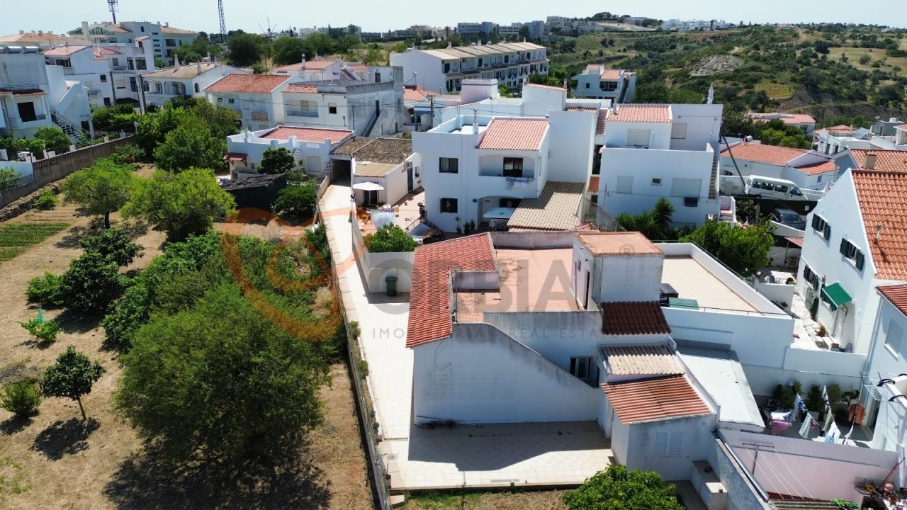 Moradia T3 para Venda em Albufeira e Olhos de Água Foto 1