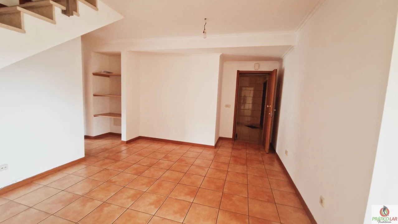 Apartamento T1 para Venda em Oiã Foto 3