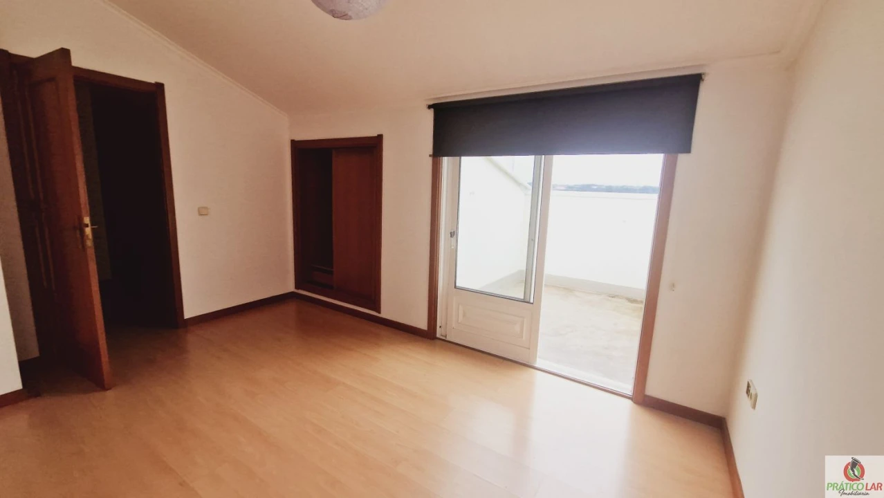 Apartamento T1 para Venda em Oiã Foto 12