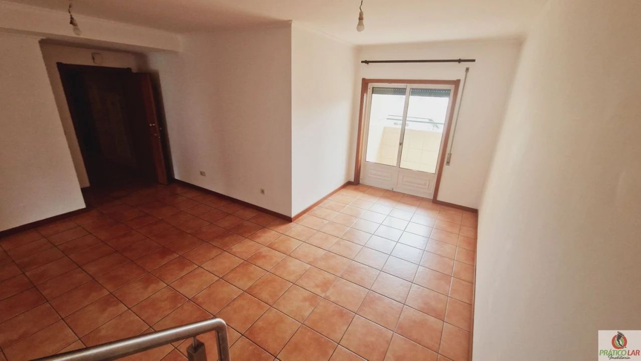 Apartamento T1 para Venda em Oiã Foto 4