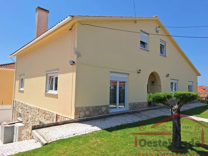 Moradia T5 para Venda em Cadaval e Pêro Moniz Foto 1