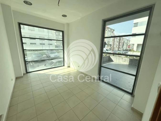 Loja para Venda em Odivelas Foto 9