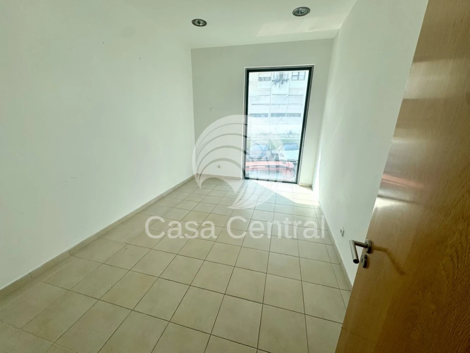 Loja para Venda em Odivelas Foto 17