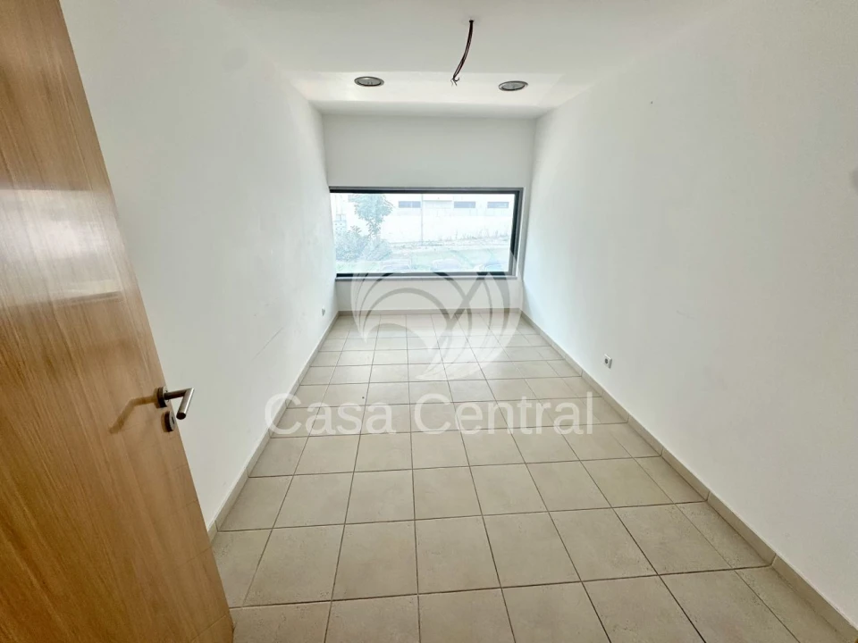 Loja para Venda em Odivelas Foto 19