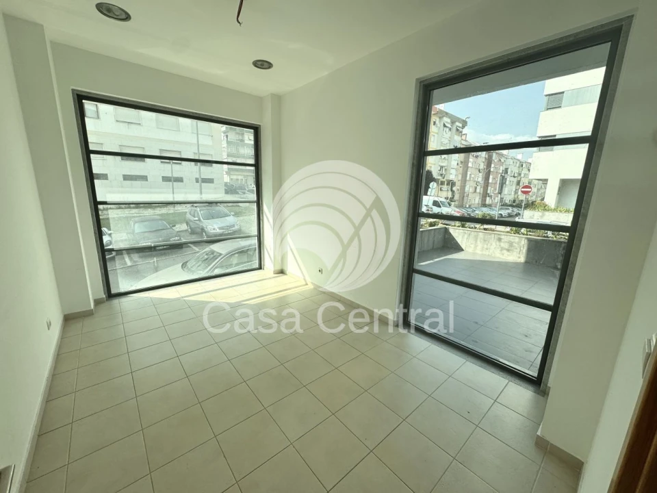 Loja para Venda em Odivelas Foto 9