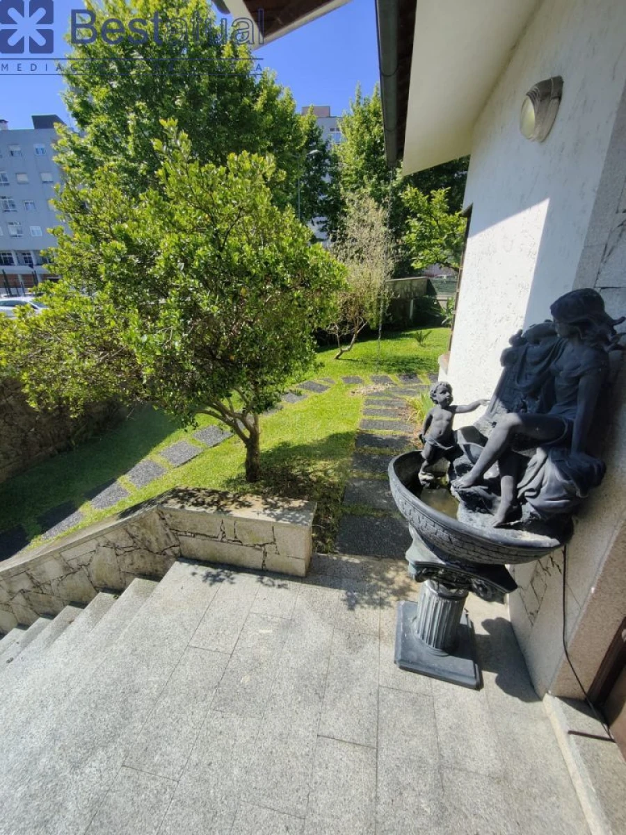 Moradia T4 para Venda em Vila Nova de Famalicão e Calendário Foto 2