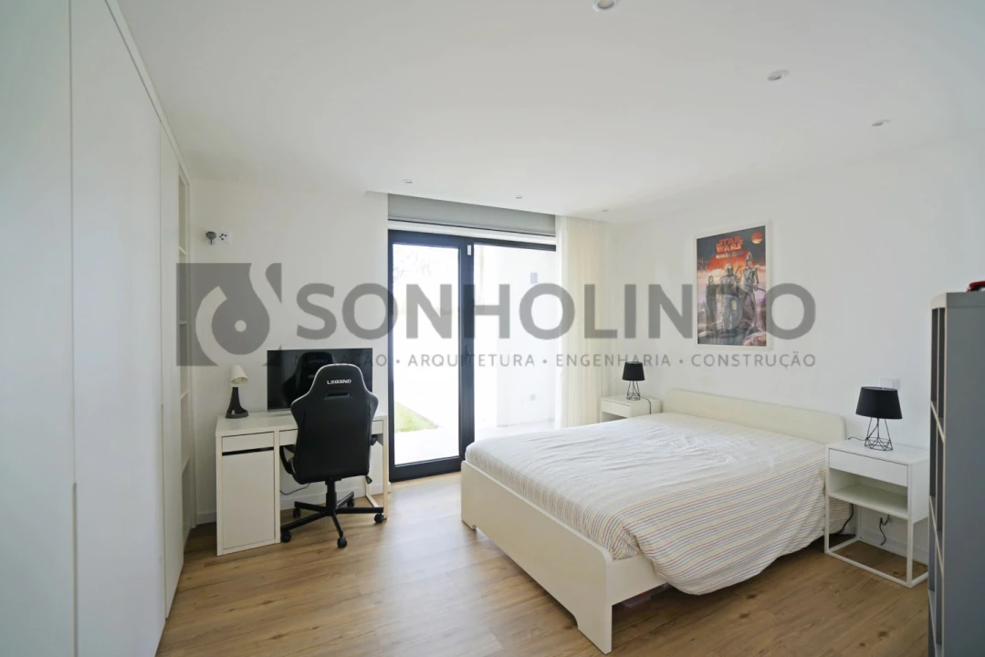 Moradia T3 para Venda em Milheiros Foto 7