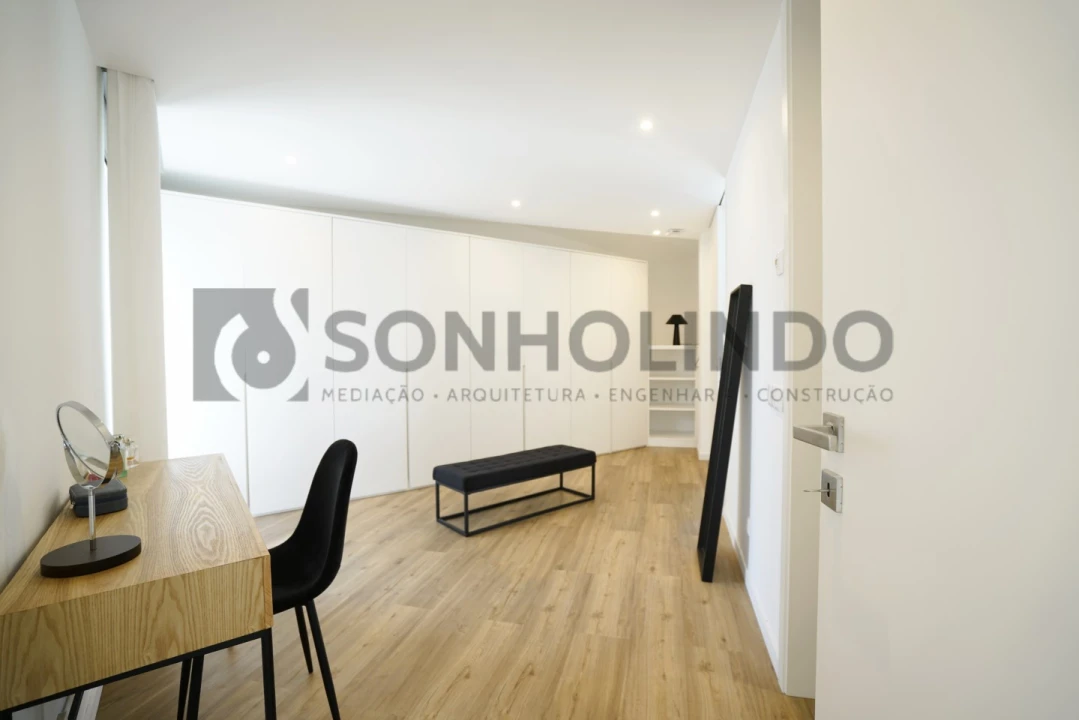 Moradia T3 para Venda em Milheiros Foto 12