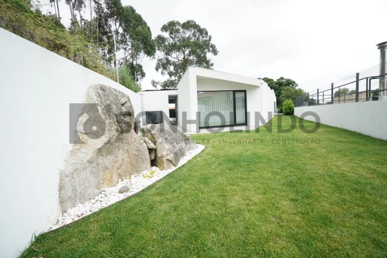 Moradia T3 para Venda em Milheiros Foto 22