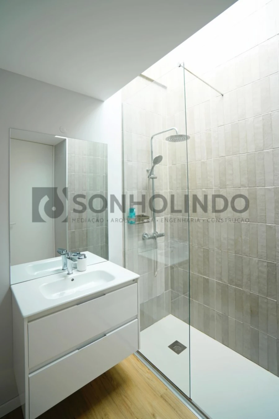 Moradia T3 para Venda em Milheiros Foto 8