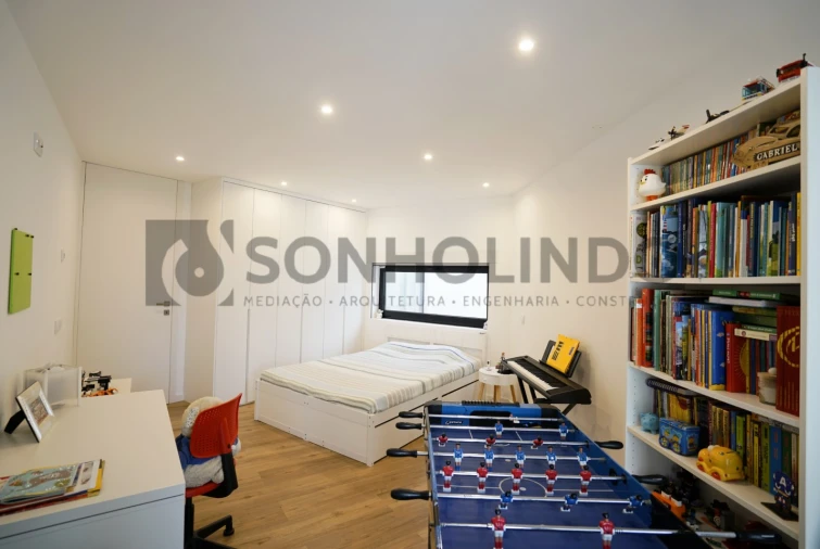 Moradia T3 para Venda em Milheiros Foto 9