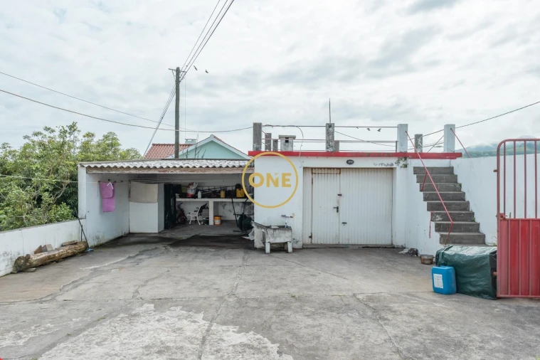 Moradia T4 para Venda em Nossa Senhora dos Remedios Foto 14