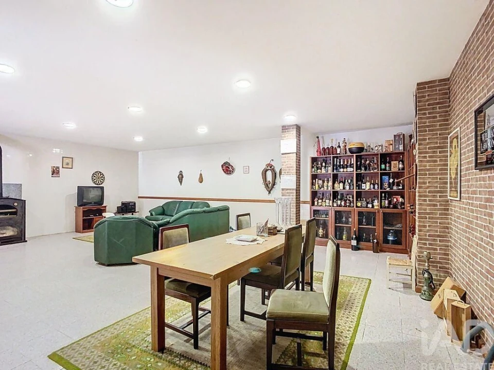 Moradia T5 para Venda em Meirinhas Foto 21