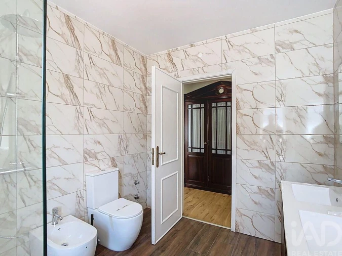 Moradia T5 para Venda em Meirinhas Foto 17