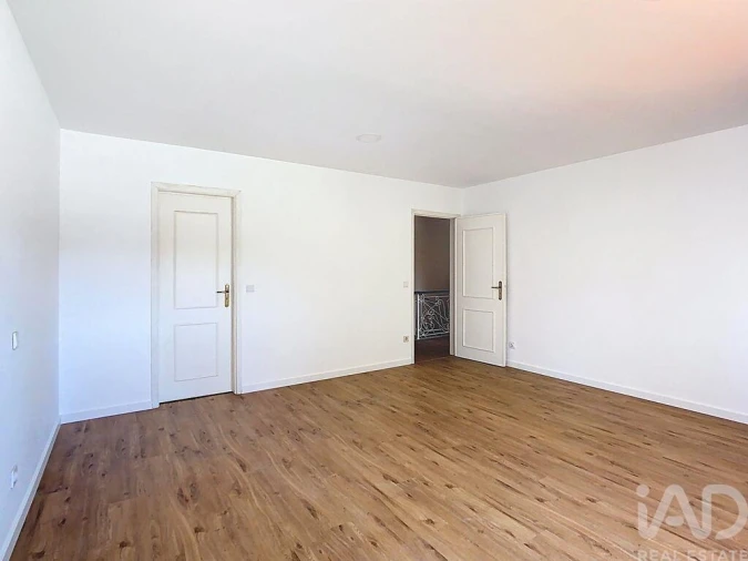 Moradia T5 para Venda em Meirinhas Foto 19