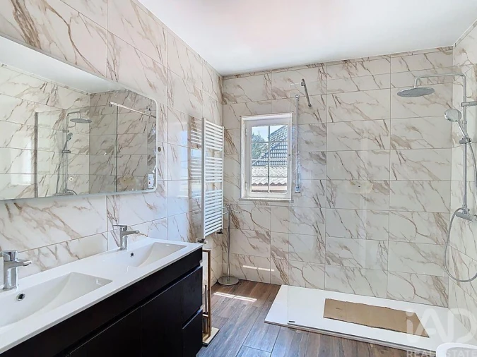 Moradia T5 para Venda em Meirinhas Foto 16