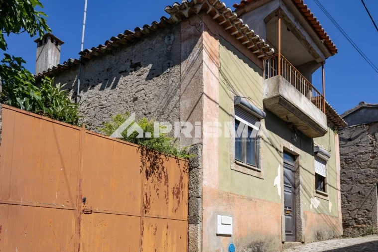 Moradia T3 para Venda em Salgueiro do Campo Foto 1