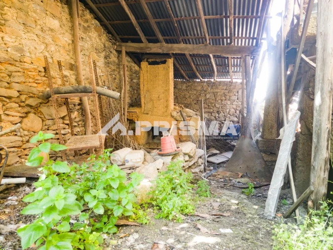 Moradia T3 para Venda em Salgueiro do Campo Foto 3