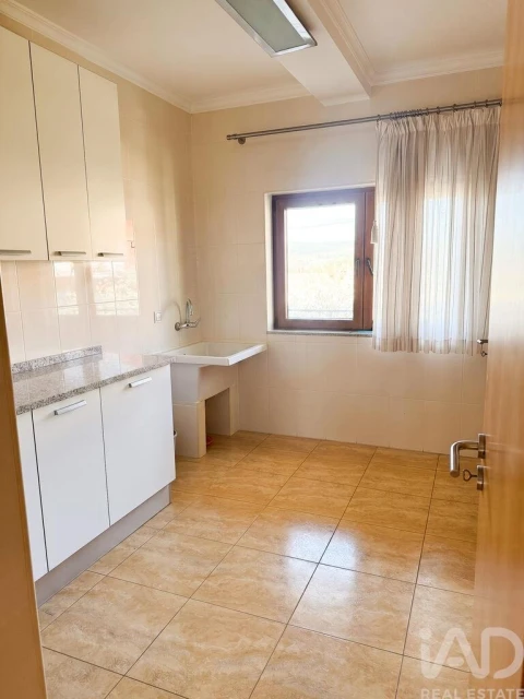 Moradia T4 para Venda em Folhadela