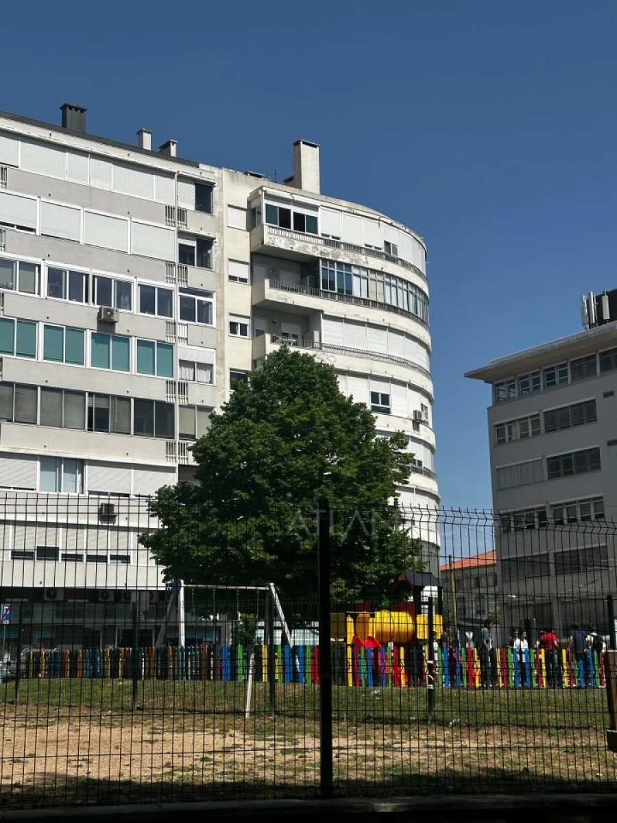 Apartamento T2 para Venda em Campo de Ourique Foto 4