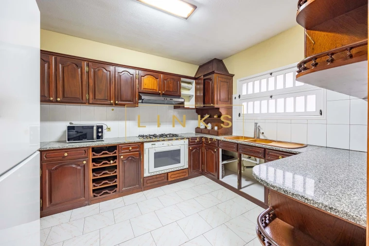 Moradia T4 para Venda em Monte Foto 3