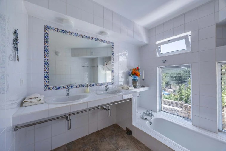 Moradia T3 para Venda em Santa Catarina da Fonte do Bispo Foto 15