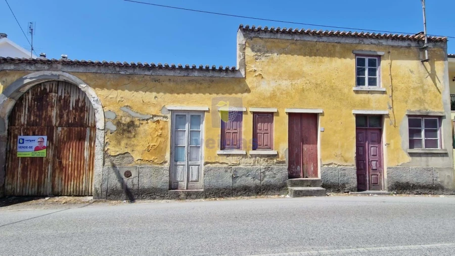Armazém para Venda em Calvaria de Cima Foto 3