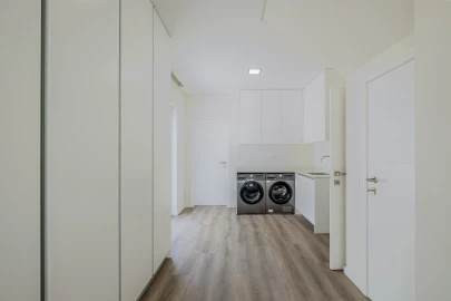 Moradia T4 para Venda em Carcavelos e Parede