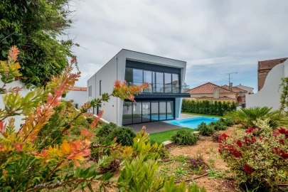 Moradia T4 para Venda em Carcavelos e Parede