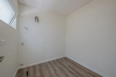 Moradia T4 para Venda em Carcavelos e Parede