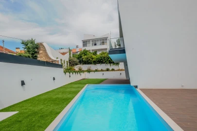 Moradia T4 para Venda em Carcavelos e Parede