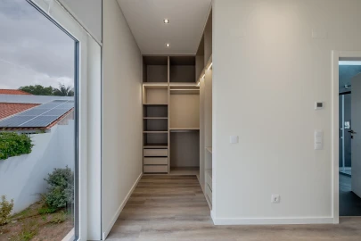 Moradia T4 para Venda em Carcavelos e Parede