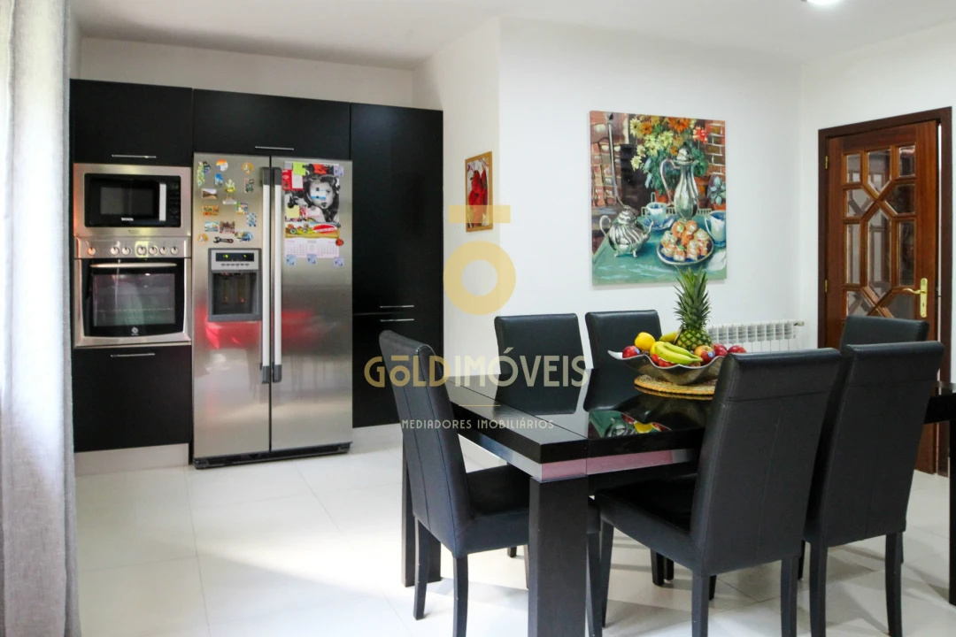 Moradia T3 para Venda em Mancelos Foto 3