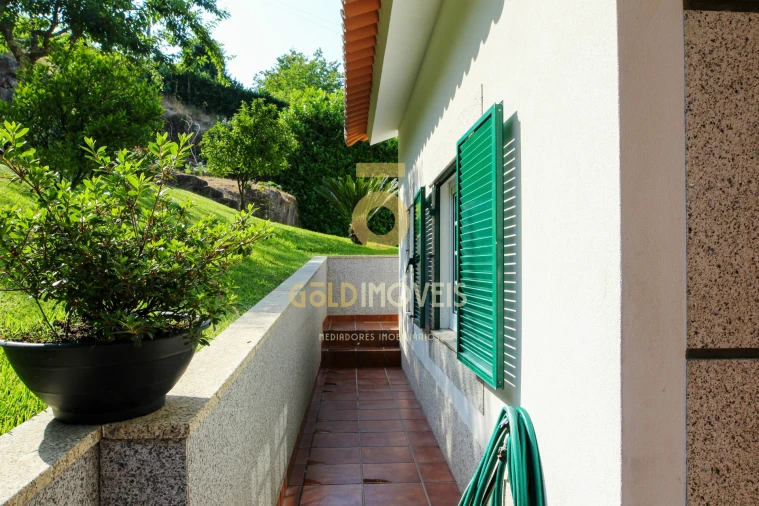 Moradia T3 para Venda em Mancelos Foto 33