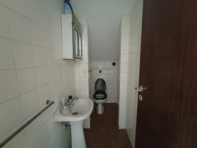 Loja para Arrendamento em Nogueira e Silva Escura Foto 8