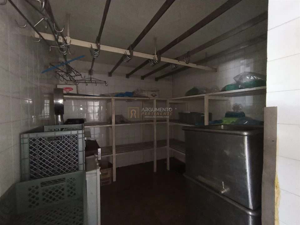 Loja para Arrendamento em Nogueira e Silva Escura Foto 7